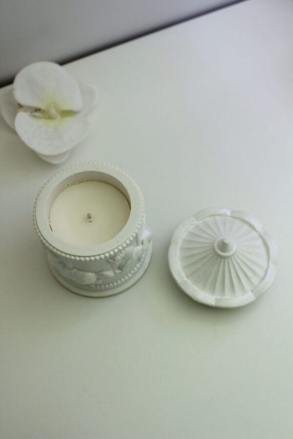 Amber, Musk, Vanilla - Image 3